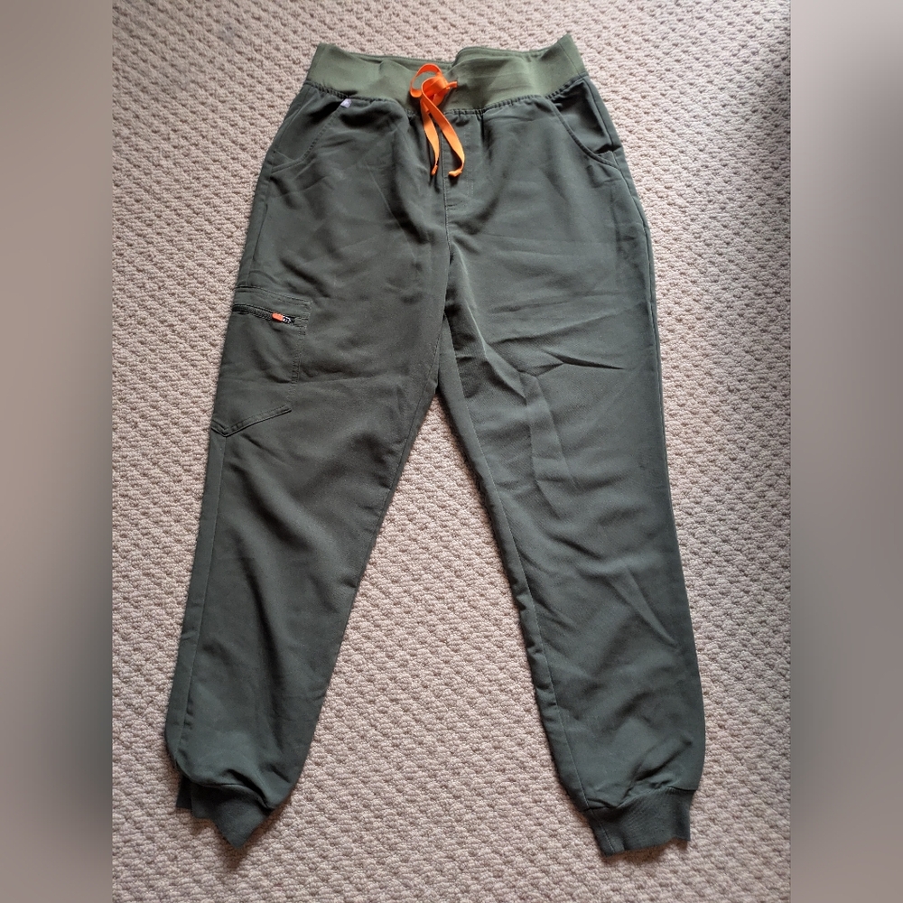 Fig high waisted M jogger pants